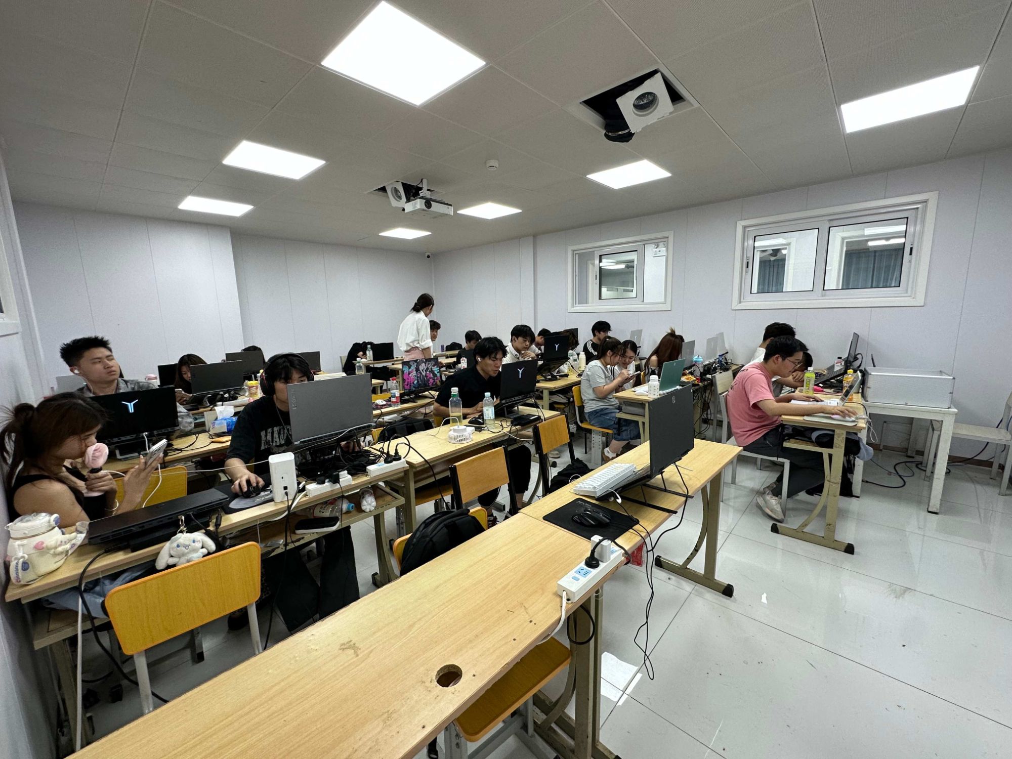 AI人工智能培训正规吗？慧中AI实训带你解析正规AI培训选择标准