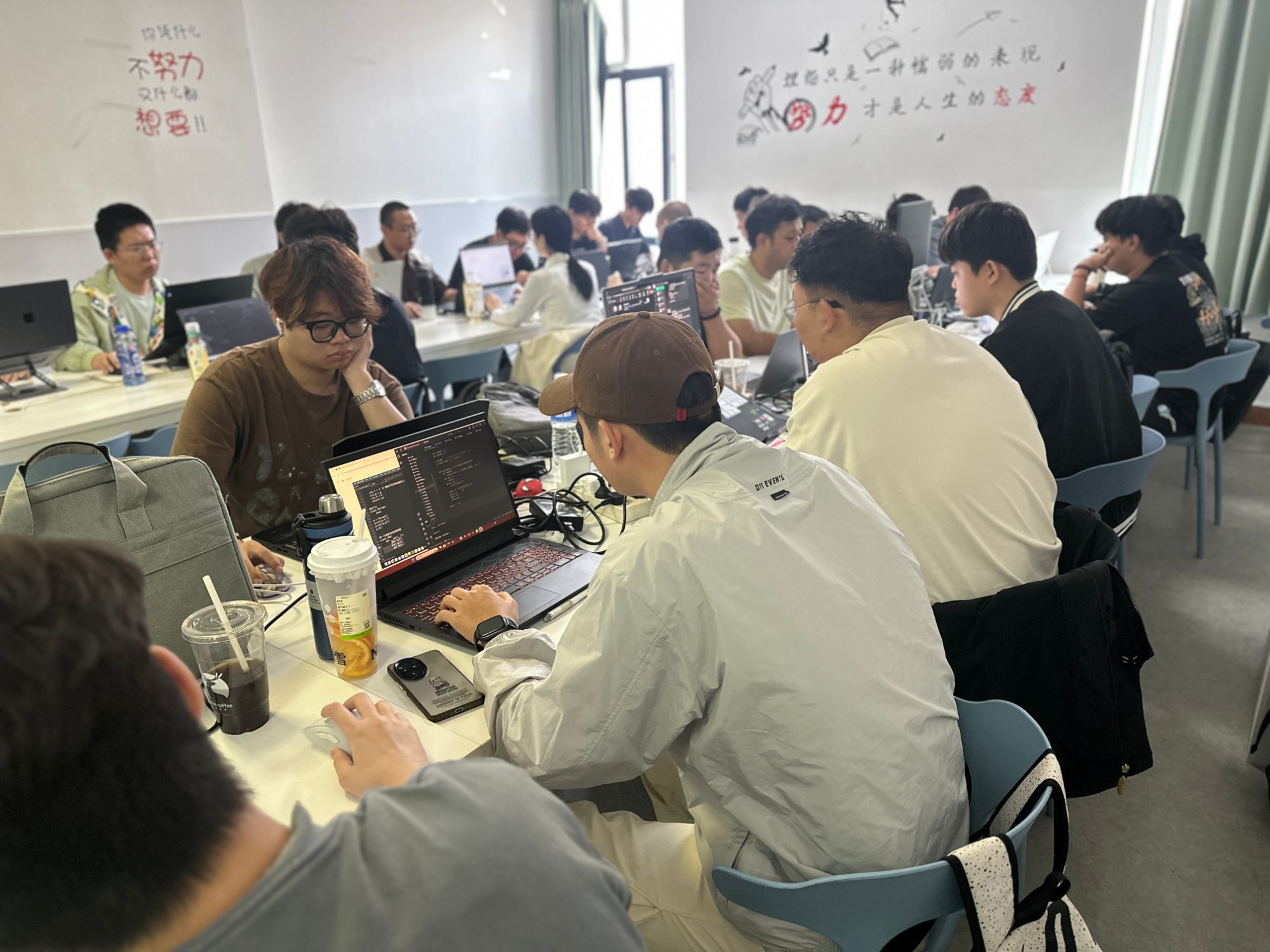 AI人工智能培训好吗？2026过来人谈慧中AI实训值不值