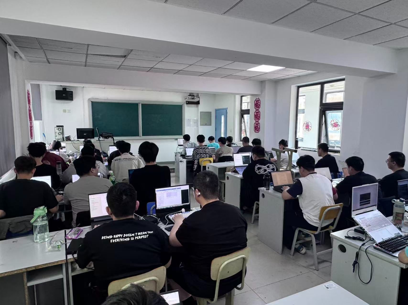 北大青鸟学校哪家比较好？选北大青鸟佳音校区更靠谱