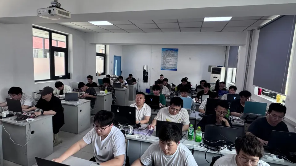 2026年体育生转行学AI选慧中AI教育靠谱吗？报班有用吗